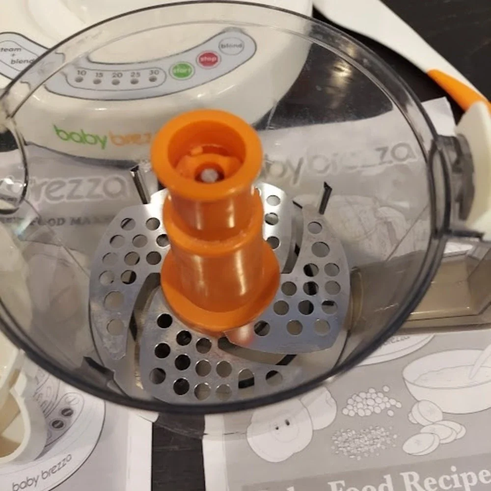 Baby Brezza One Step Baby Food Maker White Steamer‎ and Blender with Manuals